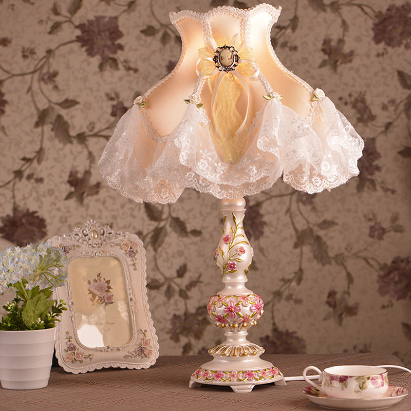Contemporary Scandinavian Sculpted Floral Resin Iron Metal Fabric 1-Light Table Lamp For Bedroom Lumendat