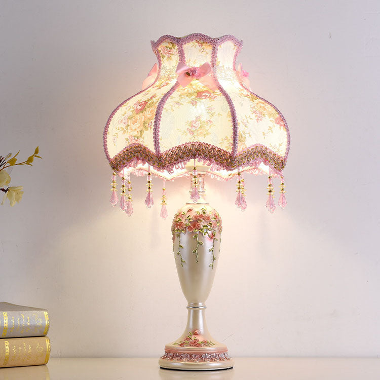 Traditional European Rose Vase Base Resin Fabric 1-Light Table Lamp For Bedroom Lumendat