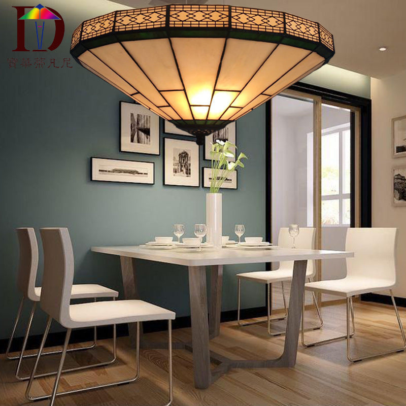 Traditional Tiffany Conical Diamond Glass 3-light Flush Mount Ceiling Light for Living Room