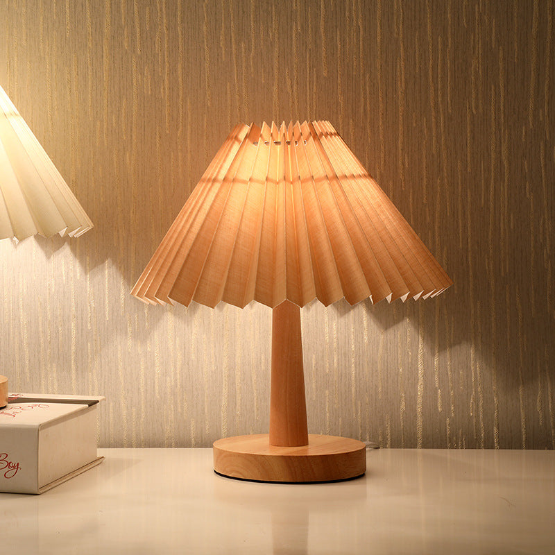 Vintage Pleated Umbrella-shaped LED Table Lamp Lumendat