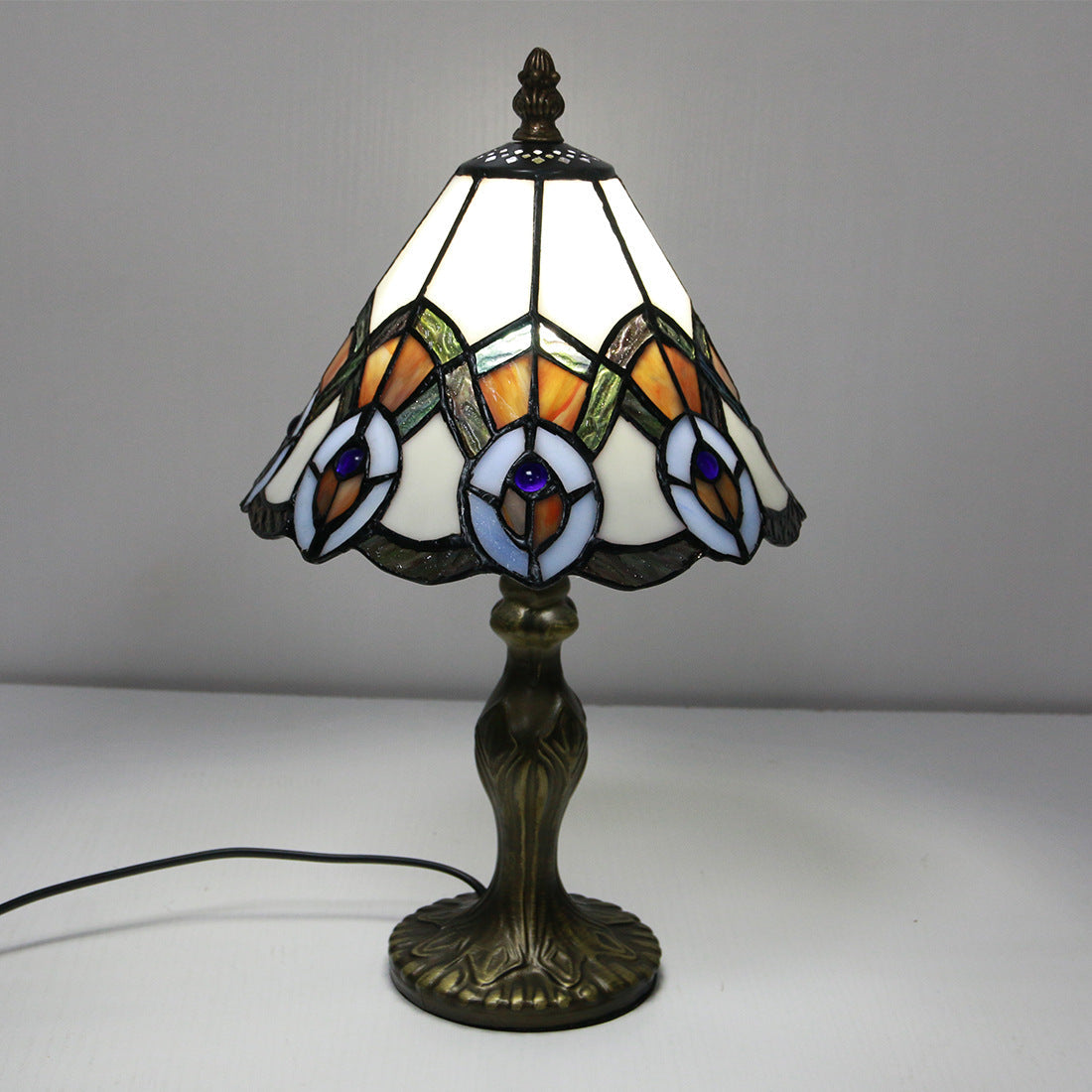 Vintage Tiffany Animal Flower Decoration Stained Glass Dome 1-Light Table Lamp Lumendat