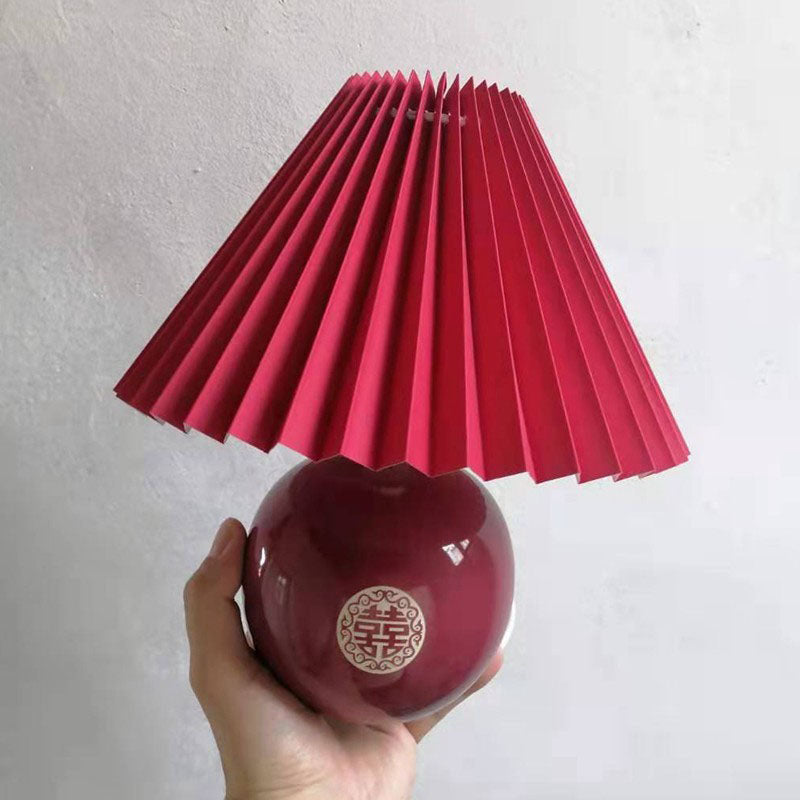 Traditional Chinese Red Pleated Fabric Lampshade Ceramic Base 1-Light Table Lamp For Bedroom Lumendat