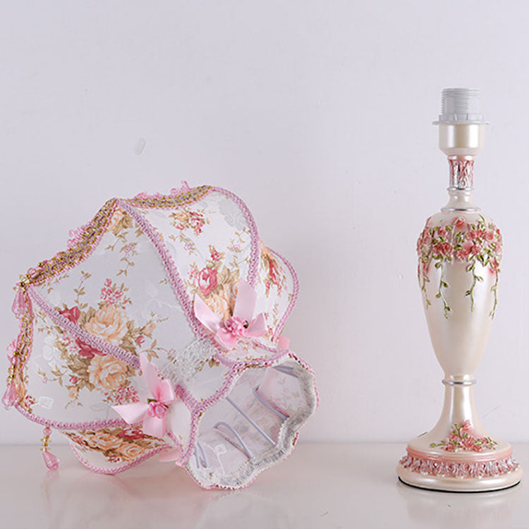 Traditional European Rose Vase Base Resin Fabric 1-Light Table Lamp For Bedroom Lumendat