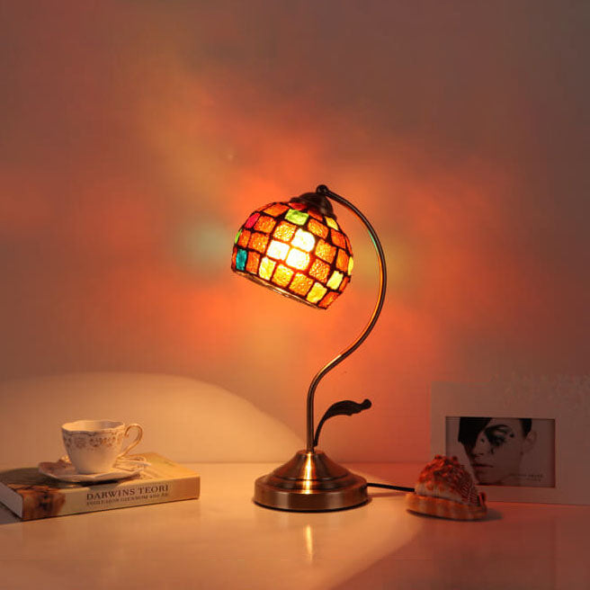 European Vintage Tiffany Round Head Glass Hardware 1-Light Table Lamp Lumendat
