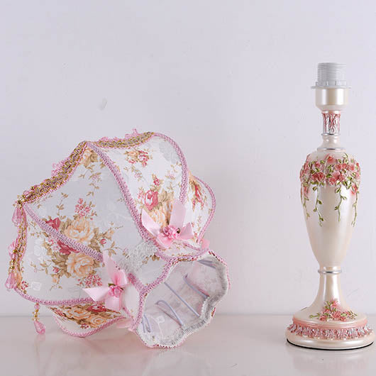 European Romantic Fabric Tassel 1-Light Table Lamp Lumendat