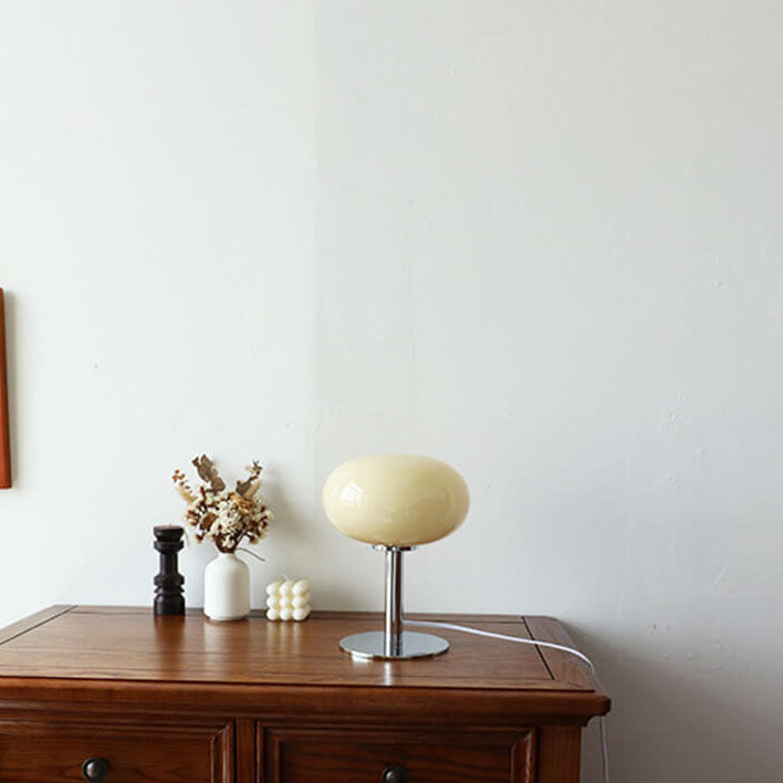 Nordic Vintage Cream Round Glass 1-Light Table Lamp Lumendat