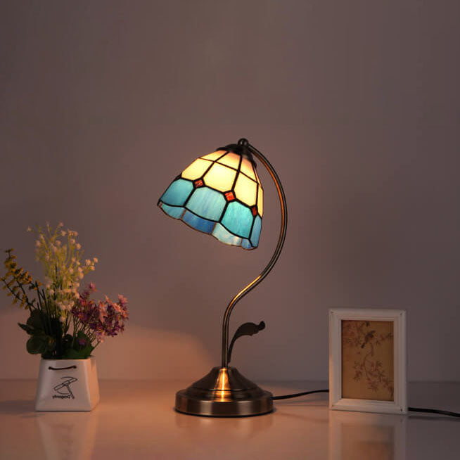 European Vintage Tiffany Round Head Glass Hardware 1-Light Table Lamp Lumendat