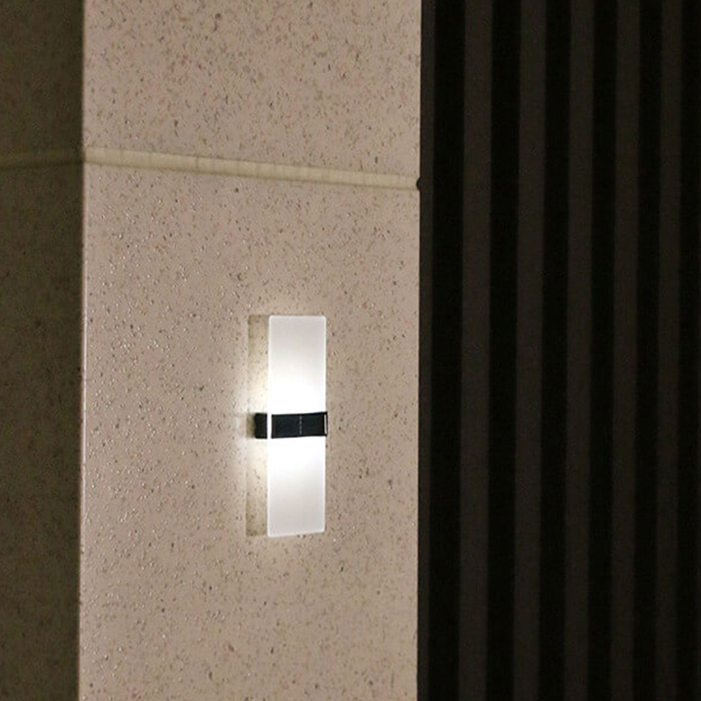 Courtyard Waterproof Acrylic LED Solar Wall Sconce Lamp Outdoor Light Lumendat
