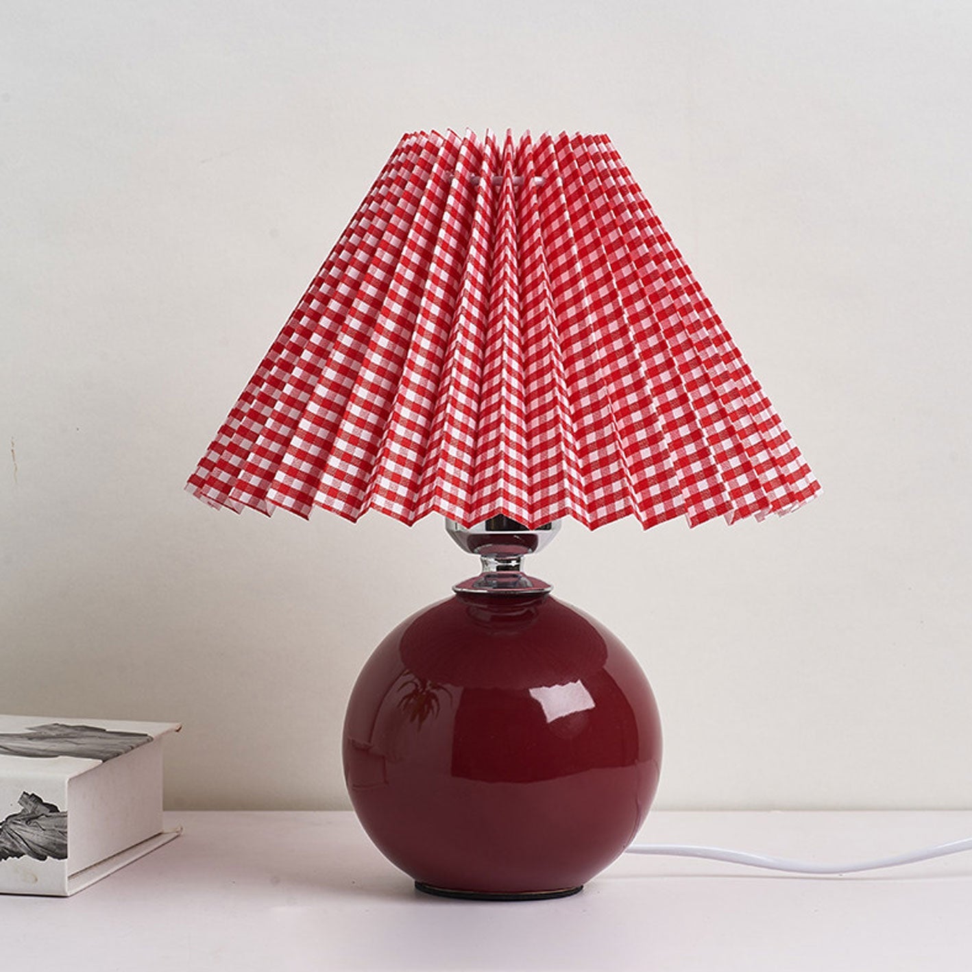 Nordic Minimalist Ceramic Pleated 1-Light Table Lamp Lumendat