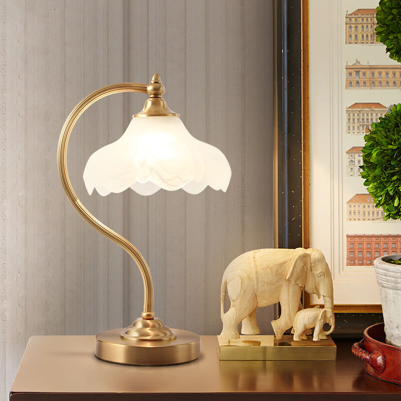 Traditional Vintage Round Copper Glass Petal Shade 1-Light Table Lamp For Bedroom Lumendat