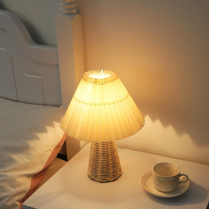Vintage Pleated Fabric Tapered Base 1-Light Table Lamp Lumendat