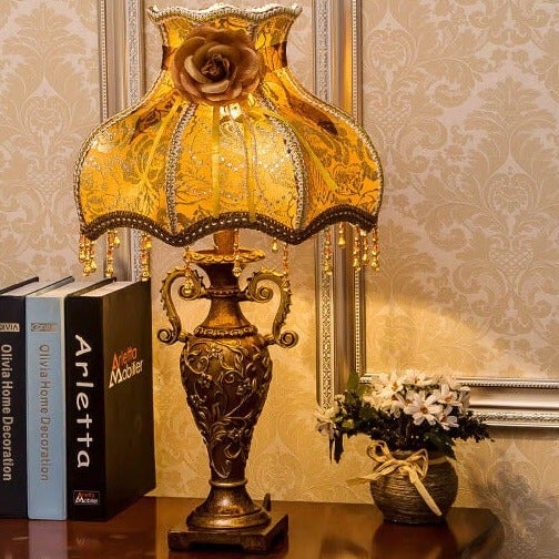 European Vintage Fabric Antique 1-Light Table Lamp Lumendat