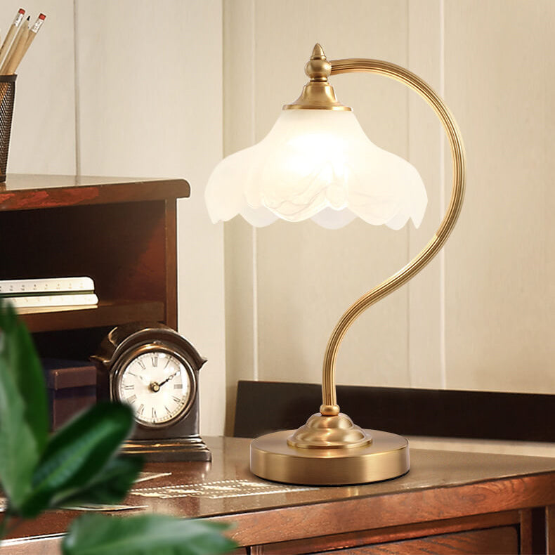Traditional Vintage Round Copper Glass Petal Shade 1-Light Table Lamp For Bedroom Lumendat