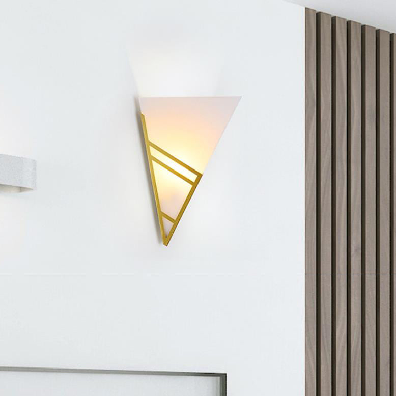 Nordic Creative Iron Triangles Geometry 1-Light Wall Sconce Lamp Lumendat