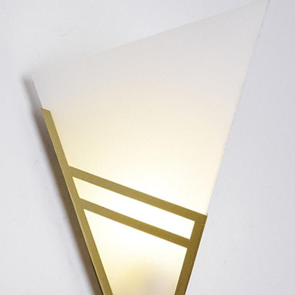 Nordic Creative Iron Triangles Geometry 1-Light Wall Sconce Lamp Lumendat