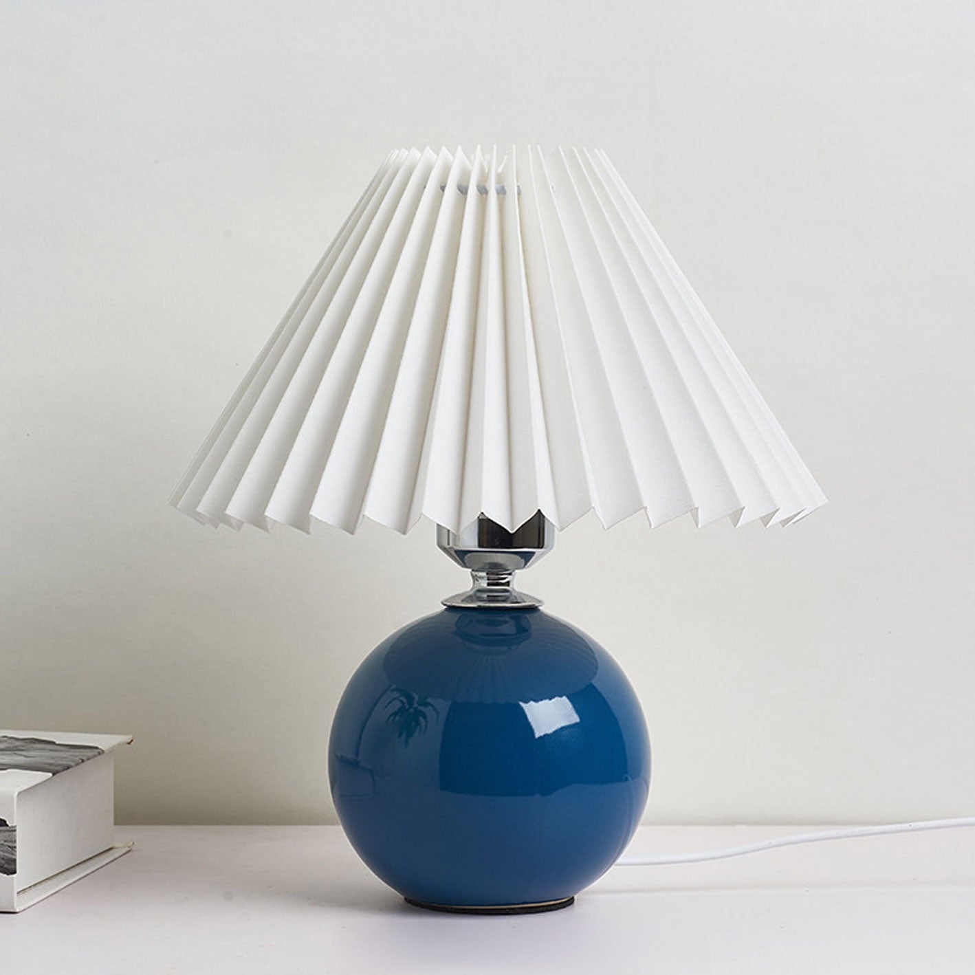 Nordic Minimalist Ceramic Pleated 1-Light Table Lamp Lumendat