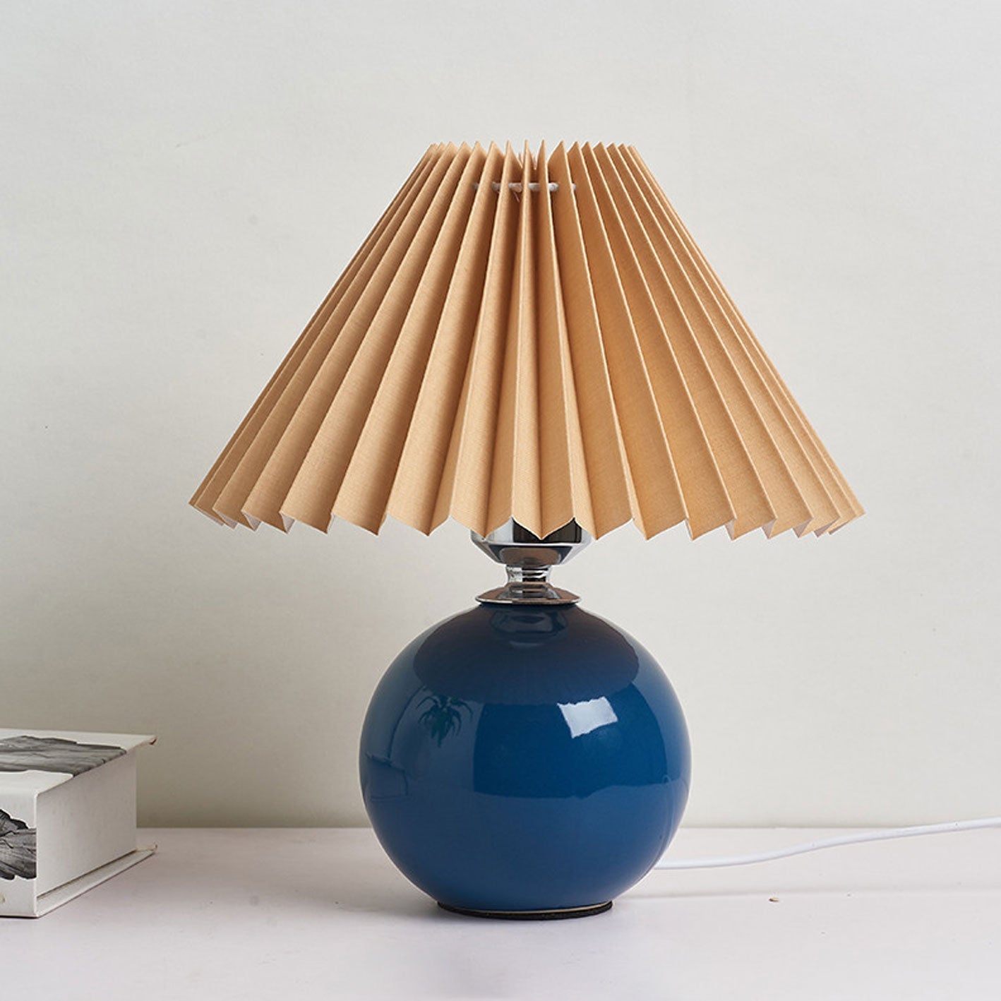 Nordic Minimalist Ceramic Pleated 1-Light Table Lamp Lumendat