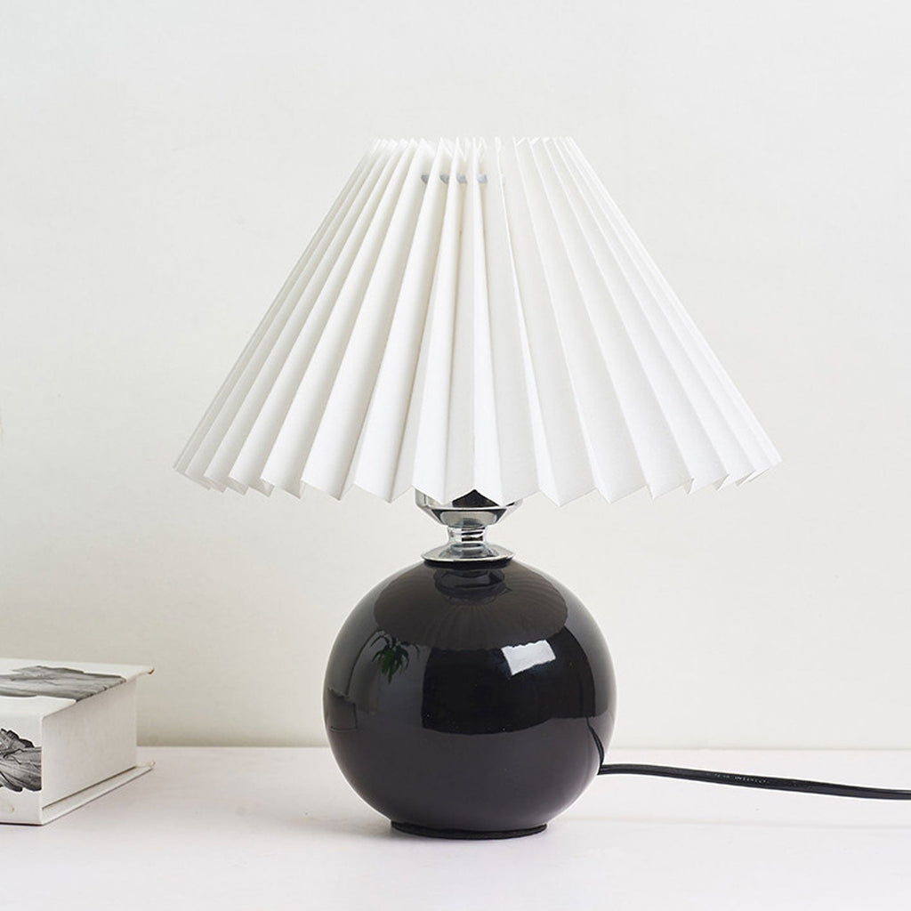 Nordic Minimalist Ceramic Pleated 1-Light Table Lamp Lumendat
