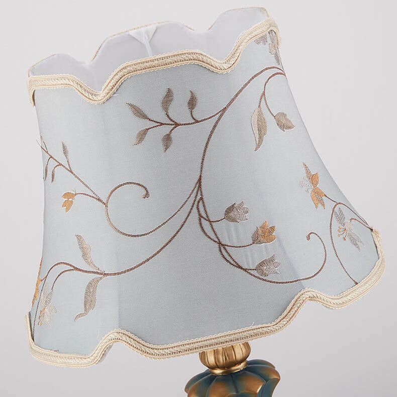 Round Fabric Resin Base Classical 1-Light Table Lamp Lumendat