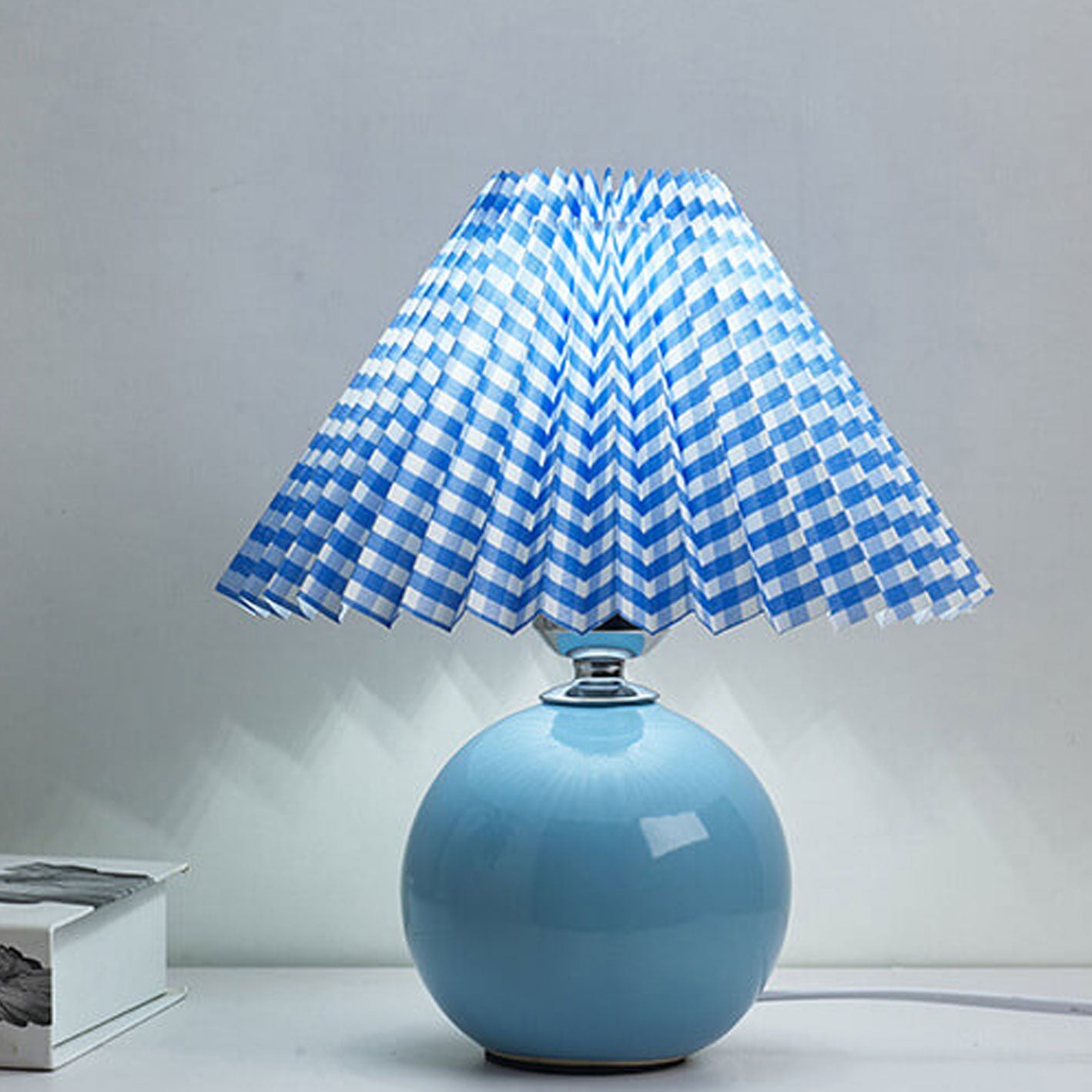 Nordic Minimalist Ceramic Pleated 1-Light Table Lamp Lumendat