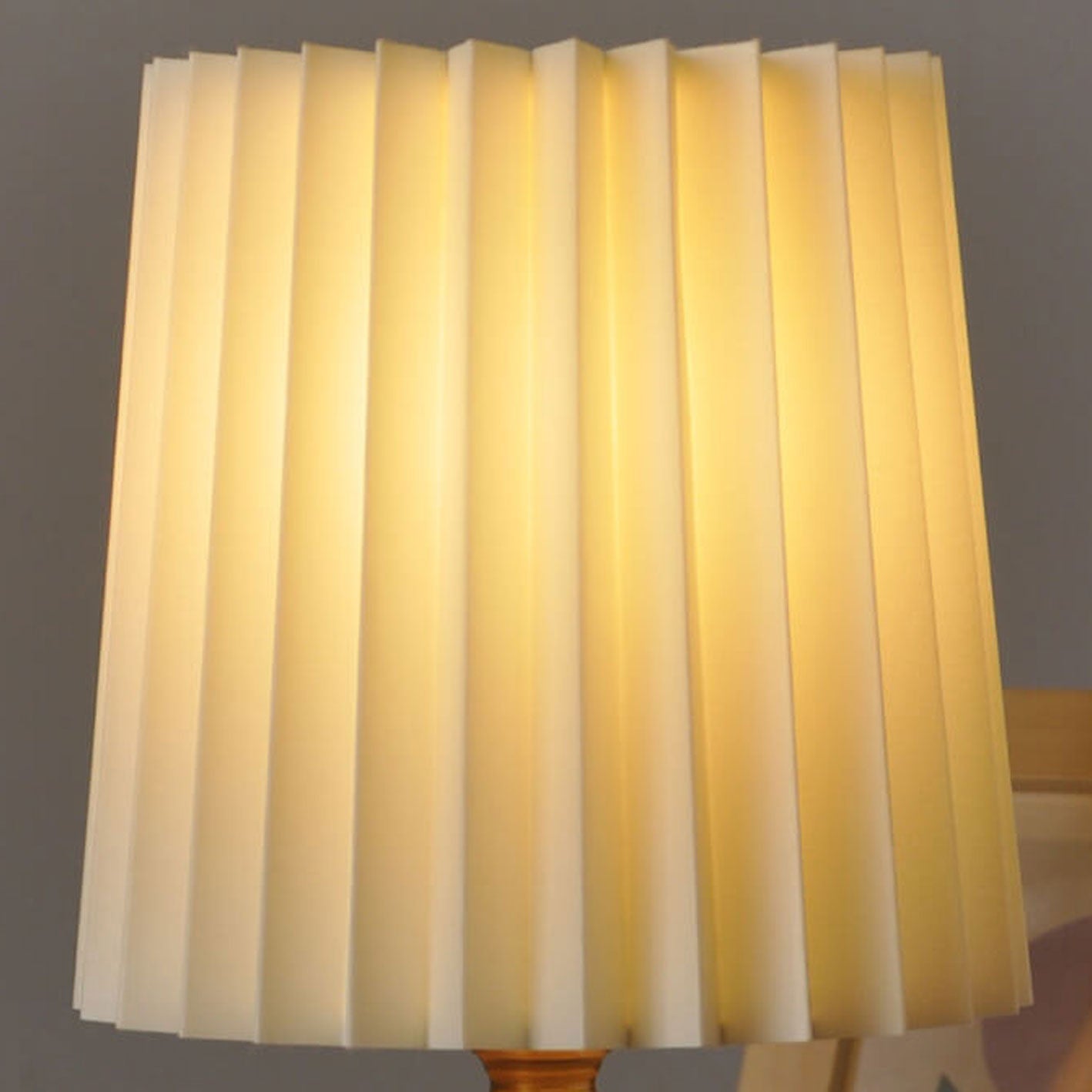 Vintage Korean Pleated Column Solid Wood Base 1-Light Table Lamp Lumendat