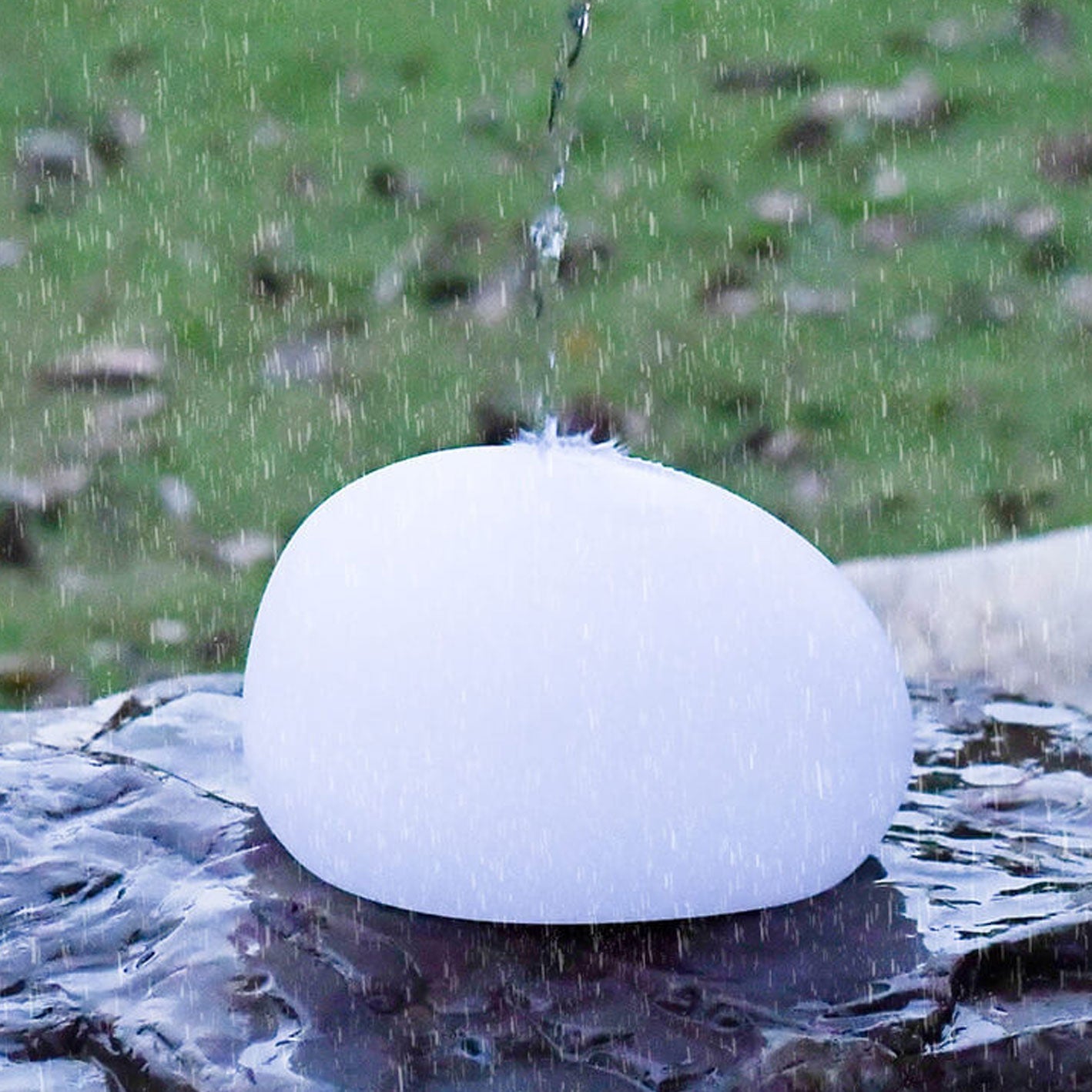 Solar Waterproof PE Spherical LED Outdoor Decorative Lawn Light Lumendat