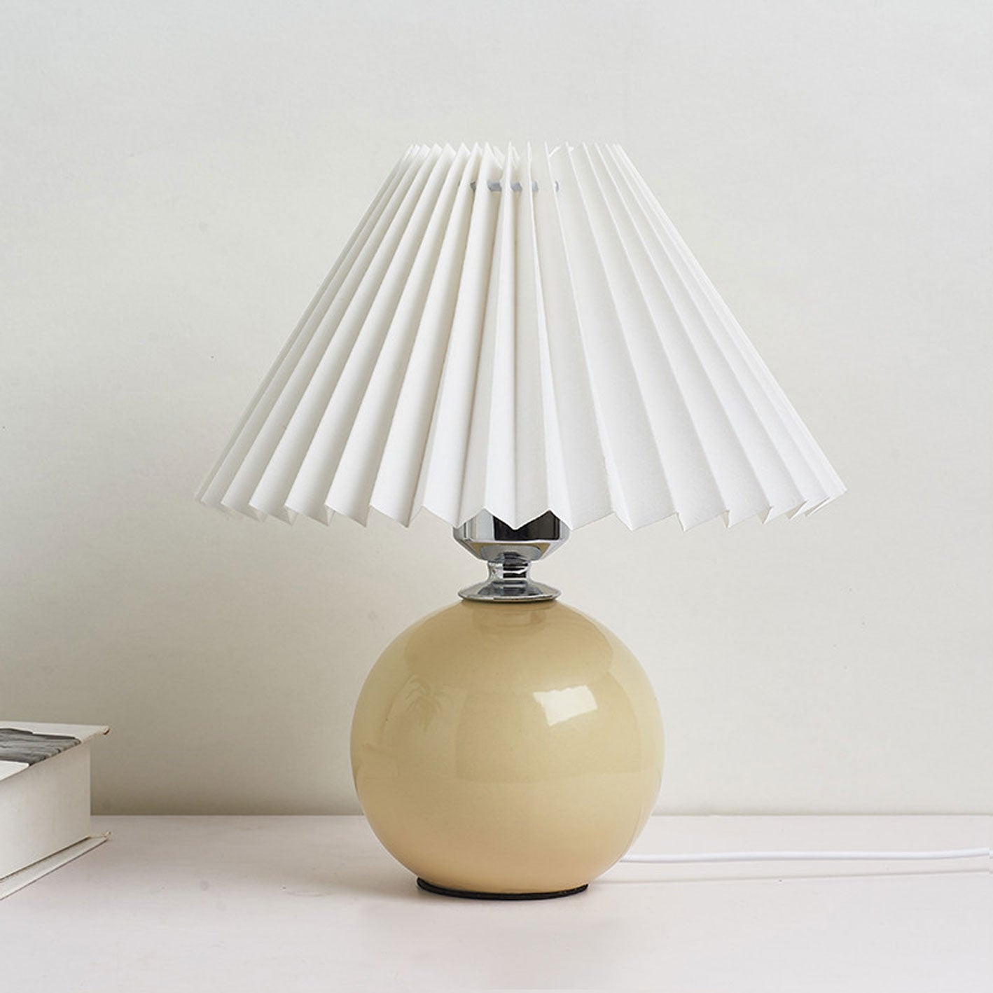 Nordic Minimalist Ceramic Pleated 1-Light Table Lamp Lumendat