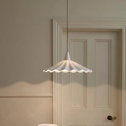 Traditional Vintage Ceramic Lotus Leaf Shade 1-Light Pendant Light For Living Room