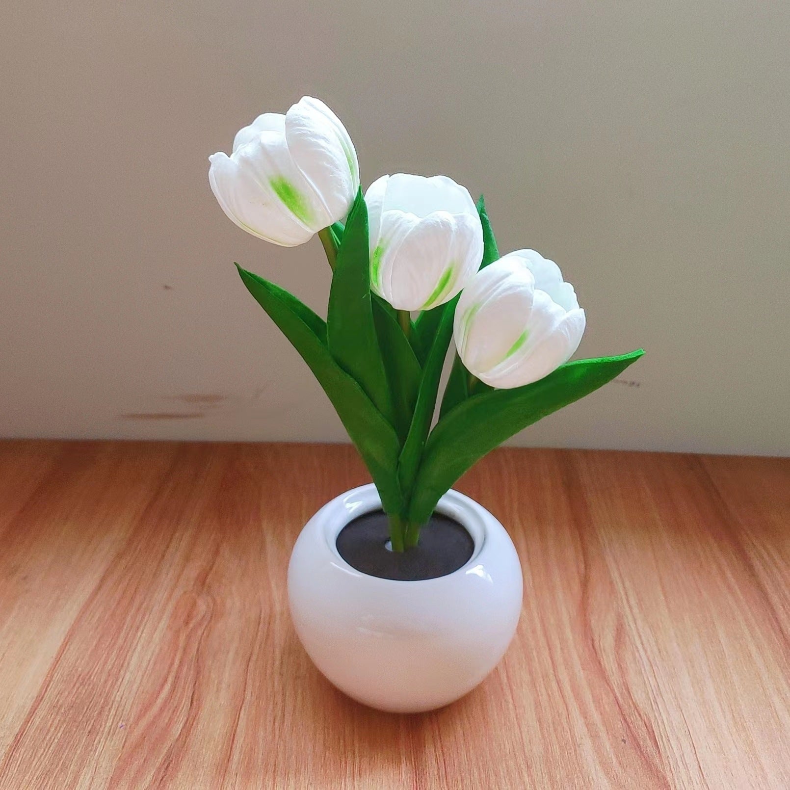 Modern Art Deco Tulip Bouquet PU Ceramic LED Table Lamp For Bedroom Lumendat