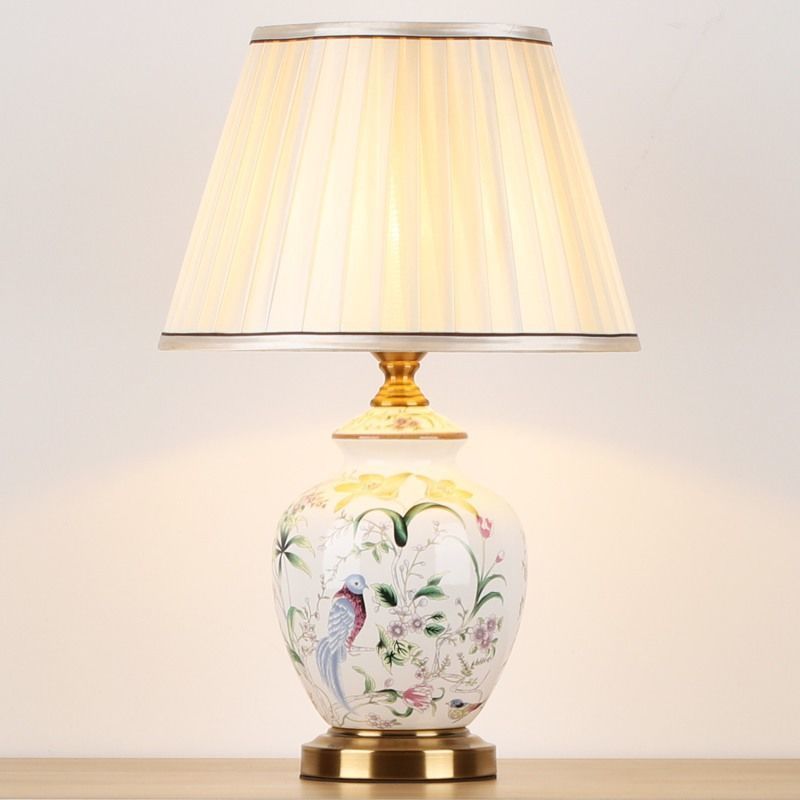 Traditional Chinese Patterned Bird Scalloped Round Fabric Ceramic 1-Light Table Lamp For Living Room Lumendat