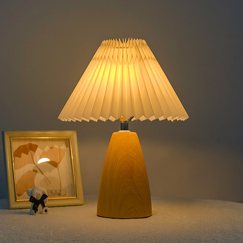 Traditional Vintage Scalloped Pleated Cone Fabric Wood LED Table Lamp For Living Room Lumendat