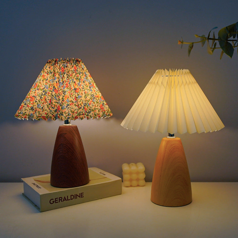 Traditional Vintage Scalloped Pleated Cone Fabric Wood LED Table Lamp For Living Room Lumendat
