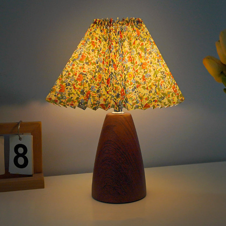 Traditional Vintage Scalloped Pleated Cone Fabric Wood LED Table Lamp For Living Room Lumendat