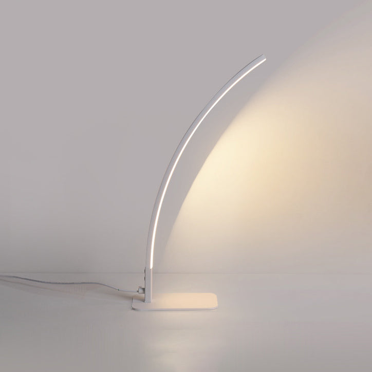 Modern Minimalist USB Curved Iron Aluminum LED Desk Lamp For Study Lumendat