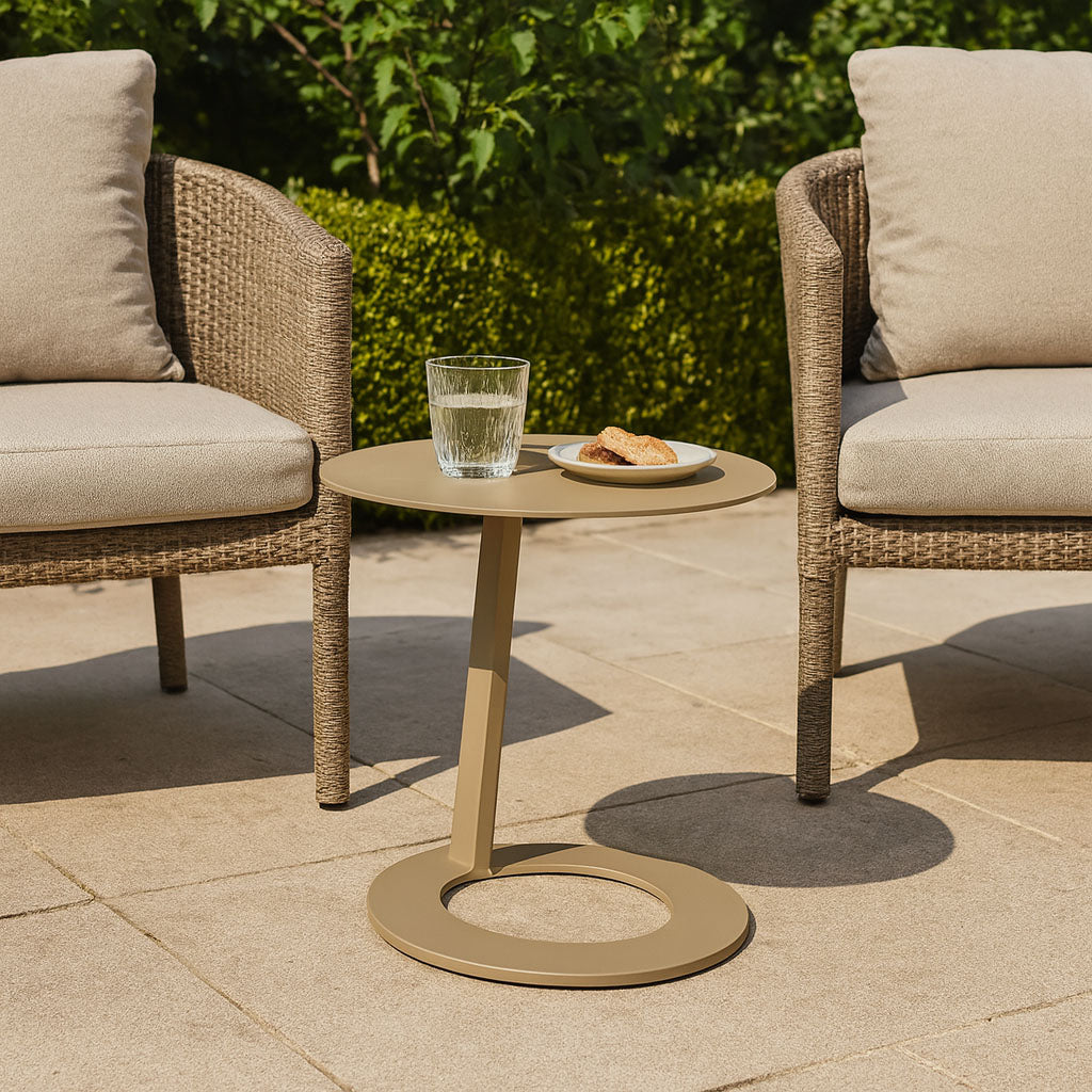 Corrosion-Resistant Minimalist Round Outdoor End Table - 1-Tier Durable Aluminum Frame For Garden & Balcony Lumendat