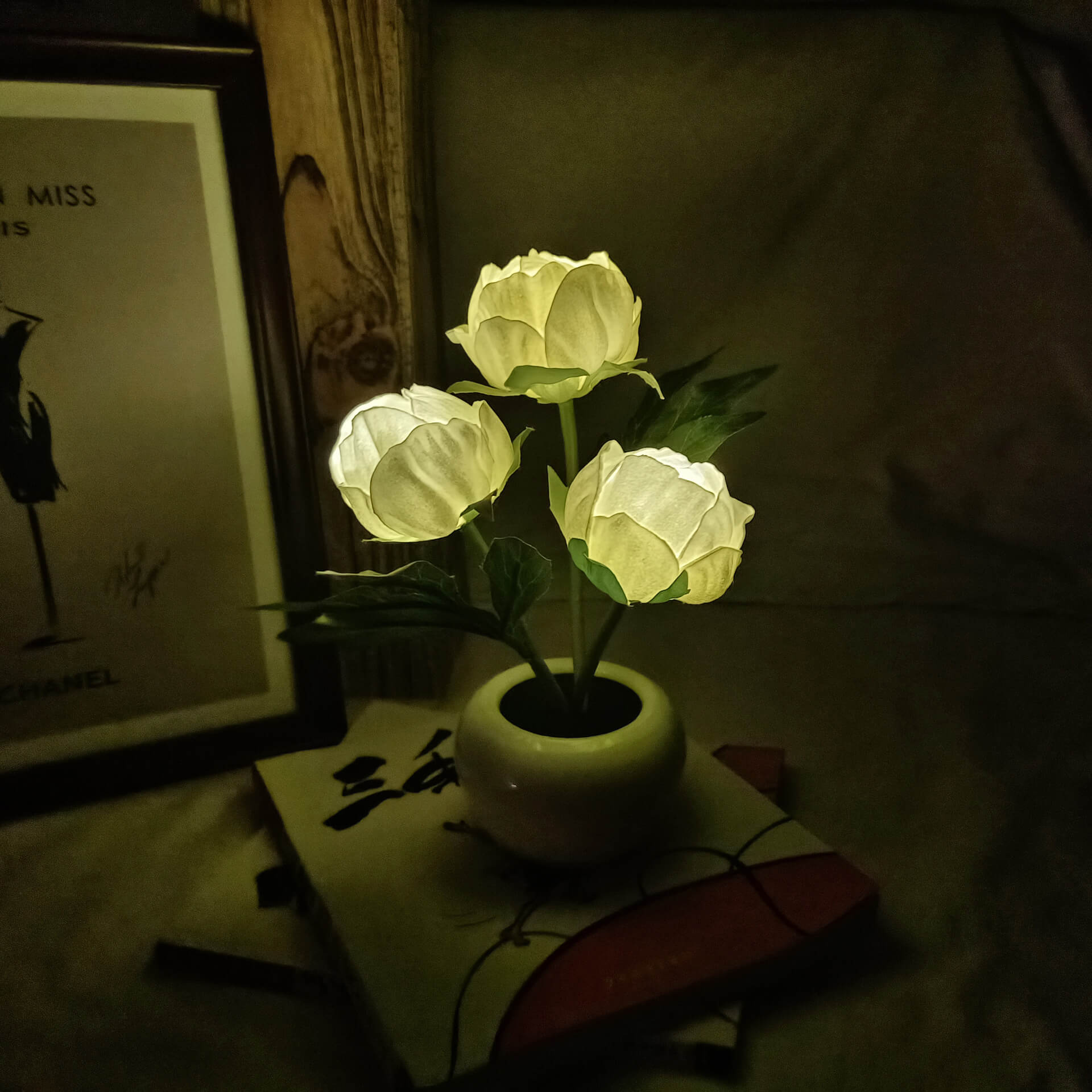 Modern Creative Simulation Tulip Peony LED Night Light Table Lamp Lumendat