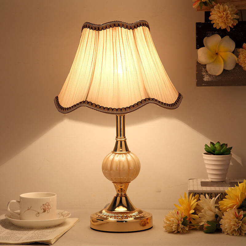 Nordic Vintage Floral Glass Fabric 1-Light Table Lamp Lumendat