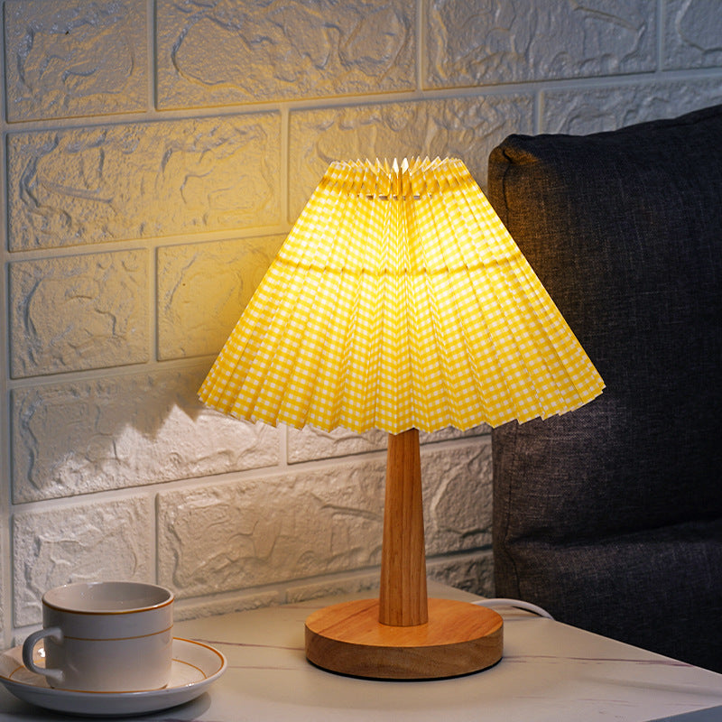 Vintage Pleated Umbrella-shaped LED Table Lamp Lumendat