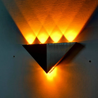 Modern Creative Aluminum Acrylic Stereo Triangle Pyramid Design LED Wall Sconce Lamp