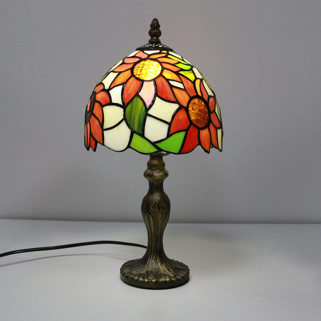Vintage Tiffany Animal Flower Decoration Stained Glass Dome 1-Light Table Lamp Lumendat