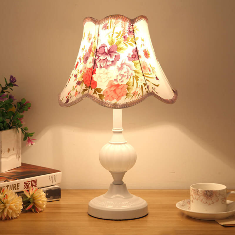 Nordic Vintage Floral Glass Fabric 1-Light Table Lamp Lumendat