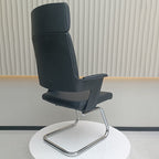 Modern Executive High-Back Black PU Leather Desk Chair - Cantilever Office Chair With 180° Swivel & Auto-Return Function For Home Office Lumendat