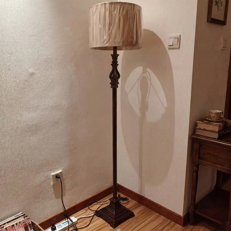 Modern European Retro Pleated Fabric 1-Light Standing Floor Lamp Lumendat